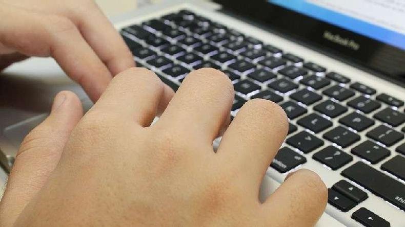 Professores ouvidos pela BBC News Brasil dizem que alunos estão cada vez menos motivados com aulas remotas(foto: Marcos Santos/USP imagens) Professores ouvidos pela BBC News Brasil dizem que alunos estão cada vez menos motivados com aulas remotas(foto: Marcos Santos/USP imagens)