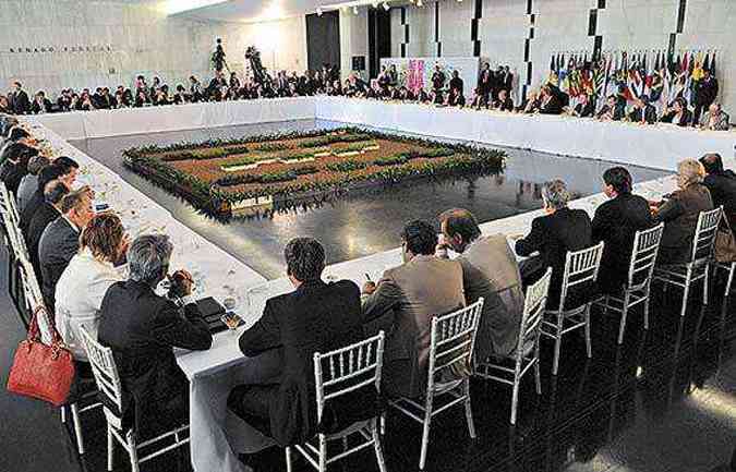 Dos 27 governadores, 18 compareceram  reunio no Congresso: busca de consenso em relao a pontos polmicos que incomodam os estados(foto: Bruno Peres/CB/D.A Press)