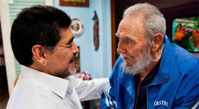 Fidel Castro recebeu em Cuba o ex-jogador Diego Maradona em Havana(foto: REUTERS/Courtesy of Cubadebate)