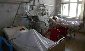 Soldados feridos no ataque talib recebem cuidados em hospital da regio(foto: AFP PHOTO / FARSHAD USYAN)