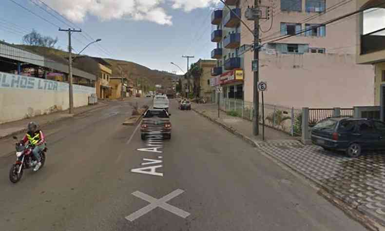 Avenida Armando Fajardo, local onde aconteceu o crime em João Monlevade(foto: Reprodução/Google Street View)