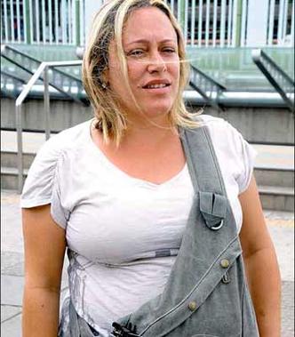 Fui assaltada e só ando com a bolsa na frente do corpo. É um desaforo. Falta é policiamento nas ruas -Tatiane Eduarda Barbosa, professora(foto: Beto Novaes/EM/D.A.Press) Fui assaltada e só ando com a bolsa na frente do corpo. É um desaforo. Falta é policiamento nas ruas -Tatiane Eduarda Barbosa, professora(foto: Beto Novaes/EM/D.A.Press)