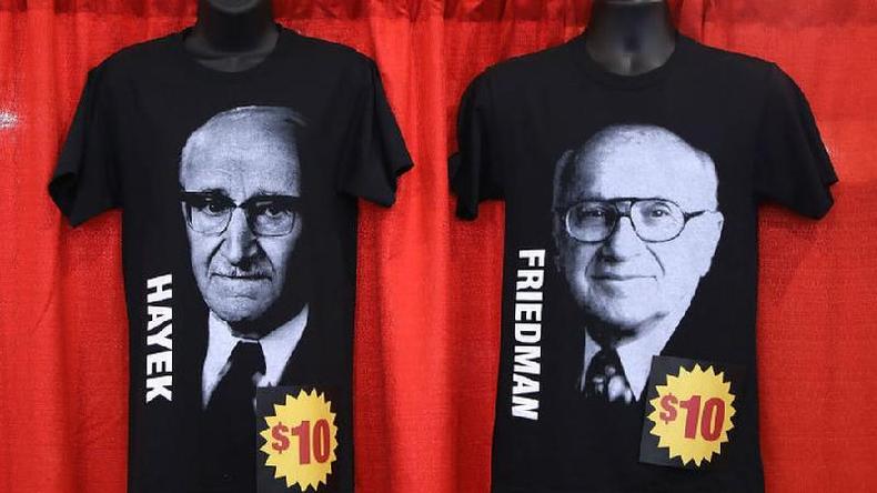Friedrich Hayek e Milton Friedman são dois dos economistas mais influentes das correntes de pensamento neoliberais 'de água doce'(foto: Getty Images) Friedrich Hayek e Milton Friedman são dois dos economistas mais influentes das correntes de pensamento neoliberais 'de água doce'(foto: Getty Images)