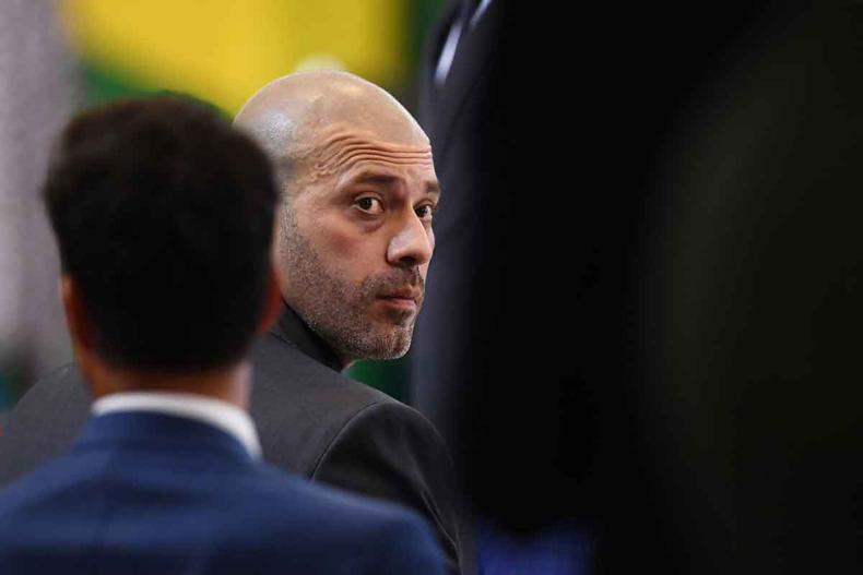 O deputado federal Daniel Silveira (PTB-RJ) foi condenado pelo STF a 8 anos e 9 meses de priso por 10 votos contra um