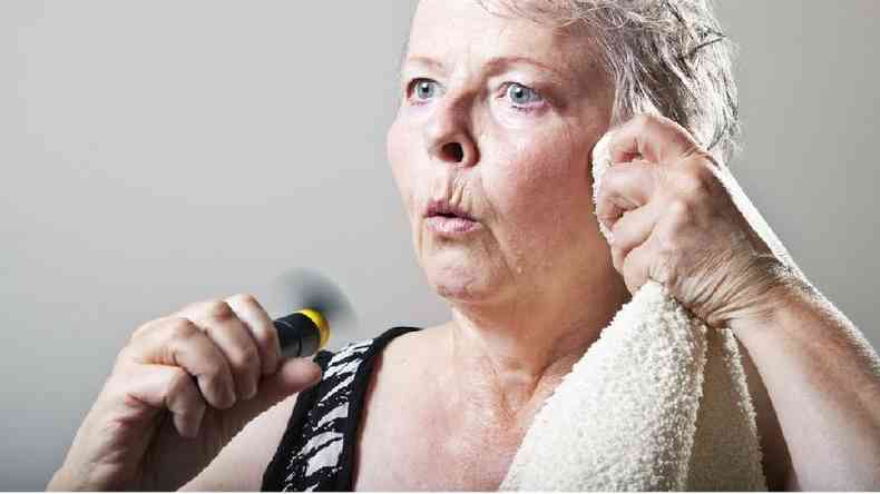 Algumas mulheres sofrem com 'fogachos' at os 60 ou 70 anos(foto: Getty Images)