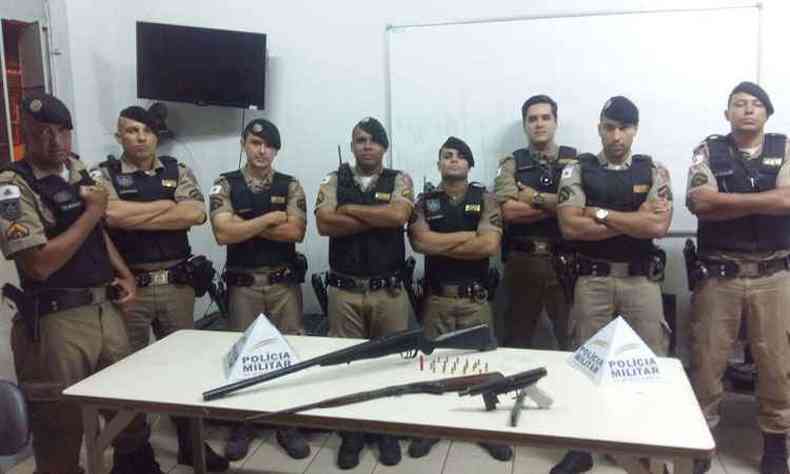 Policiais montaram operao de cerco e bloqueio para localizar os suspeitos(foto: Polcia Militar/Divulgao)