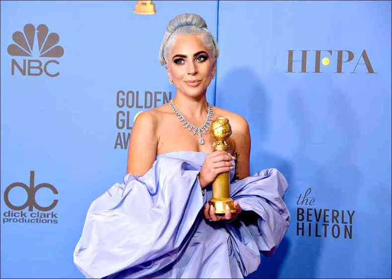 Lady Gaga na cerimnia de entrega do Globo de Ouro, no ltimo domingo. Ela levou o prmio pela cano original Shallow, de Nasce uma estrela(foto: MARK RALSTON/AFP)