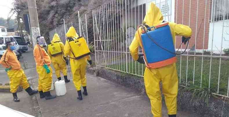 Equipes de descontaminao atuam em vrios pontos de Juiz de Fora(foto: Prefeitura de Juiz de Fora/Divulgao)