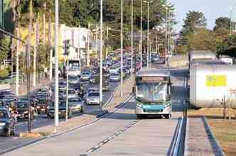 Faixa exclusiva do BRT, como na Avenida Antnio Carlos, pode ser estendida para a Amazonas(foto: Beto Novaes/EM DA Press)