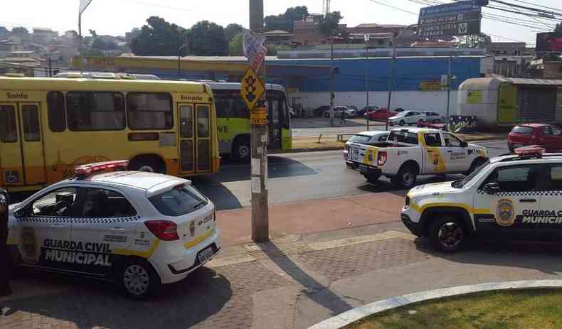 Defesa Civil de Belo Horizonte fechou pontos na Avenida Vilarinho(foto: Edsio Ferreira/EM/DA PRESS)