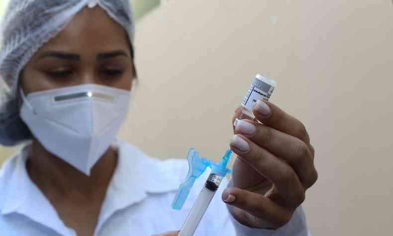 Vacinao contra COVID-19 avana em Minas Gerais