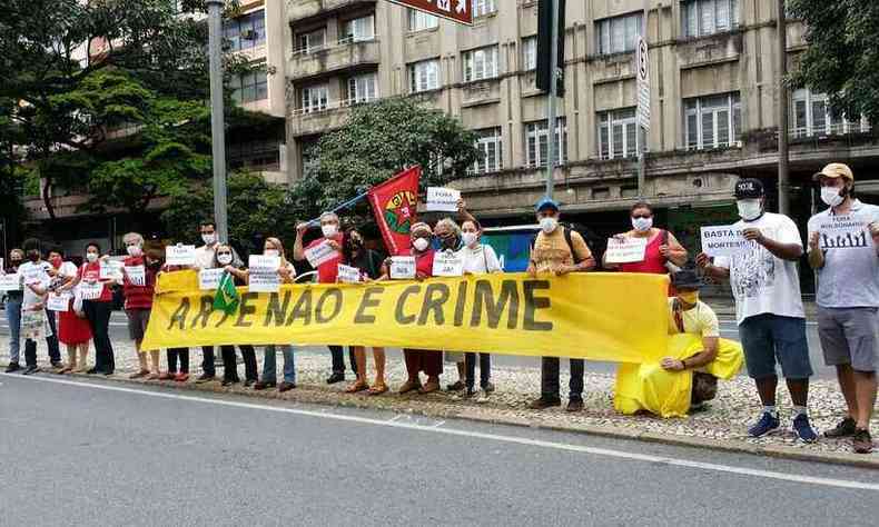 Manifestao de membros do CURA (Circuito Urbano de Arte) na Avenida Afonso Pena, no Centro de BH(foto: Marcos Vieira/EM/D.A Press)