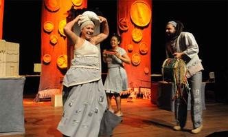 Cerim�nia de premia��o no Teatro Alterosa teve apresenta��o do grupo Cia Nu Escuro, de Goi�nia (GO)(foto: Marcos Vieira/EM/DA Press)