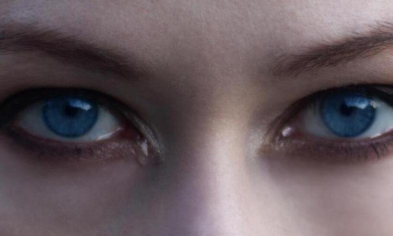 olhos lacrimejando