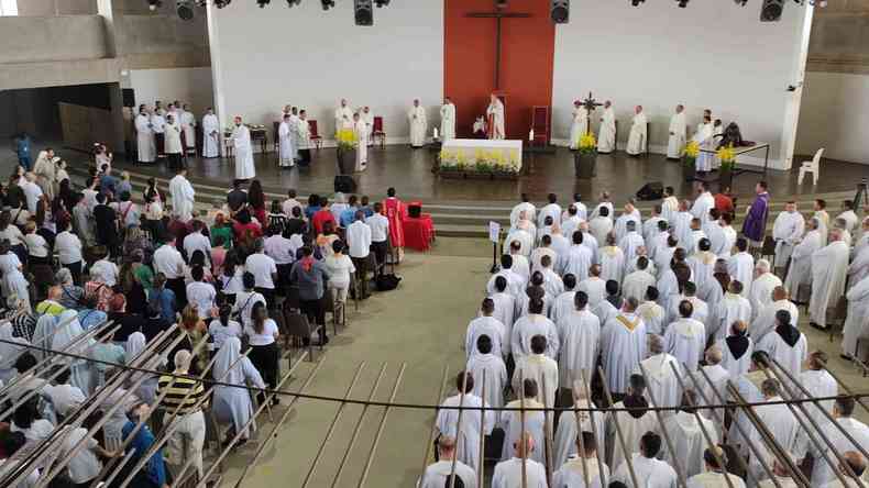 Missa da Unidade, em BH, reuniu 400 padres 