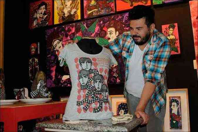 Artista plstico, Rogrio Fernandes cria camiseta inspirada nos Beatles e se surpreende com procura (foto: Gladyston Rodrigues/EM/D.A Press)