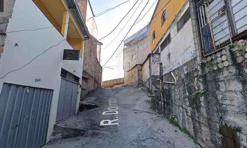 Perseguio foi iniciada na Rua Dourada, no Joo Pinheiro(foto: Reproduo/Google Street View)