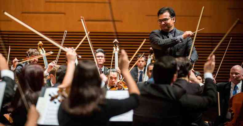 Temporada do ano que vem dar destaque  obra de Beethoven, nos 250 anos de seu nascimento. Regente associado Marcos Arakaki deixa o posto(foto: Alexandre Rezende/Divulgao)