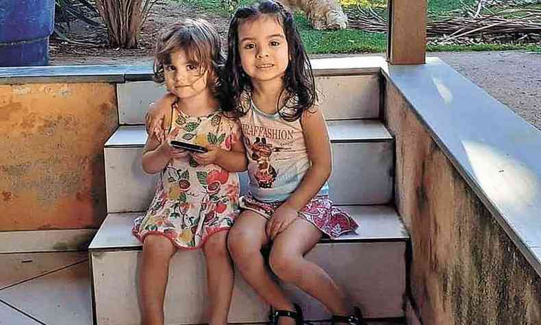 Olga, de 3 anos, e Laura, de 5, pedem para voltar  sala de aula, mas com medo da pandemia a me diz que no vai mand-las para a escola(foto: Arquivo pessoal )