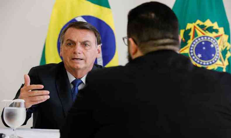 Presidente Jair Bolsonaro discute a alta do combustível(foto: Isac Nóbrega/PR)