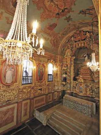 O impactante resultado da restaurao na Igreja Matriz, onde foi sepultado Antnio Francisco Lisboa, o Aleijadinho (1738-1814)