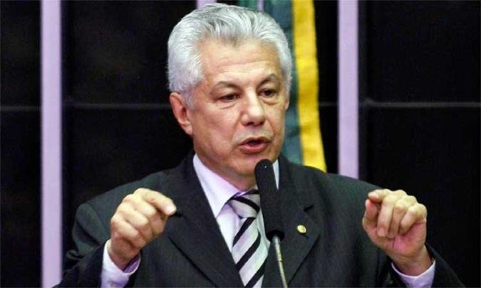 (foto: Ag�ncia C�mara )