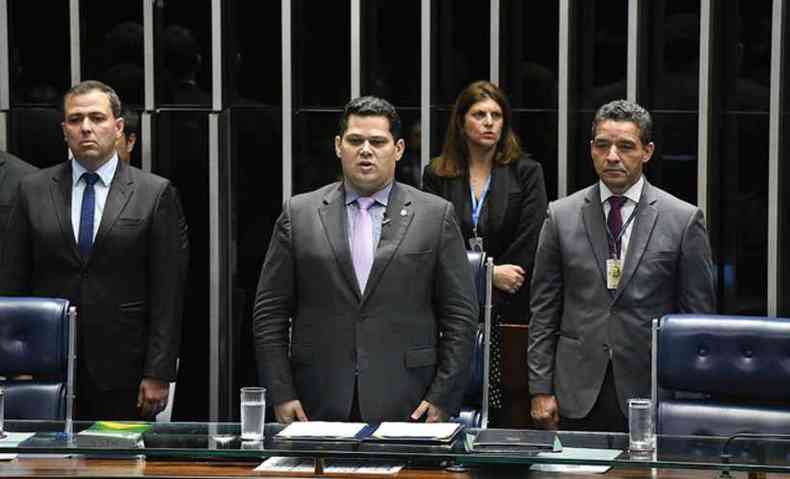 O senador Davi Alcolumbre preside a sesso e no saiu da cadeira da presidncia nem no intervalo(foto: Edilson Rodrigues/Agncia Senado)