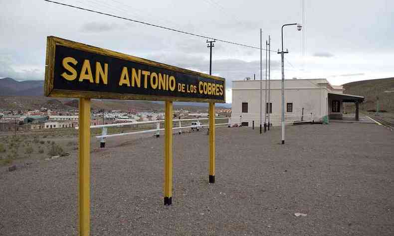 Cidade turstica de San Antonio de Los Cobres fica na fronteira com o Chile(foto: Reproduo/Wikipedia)