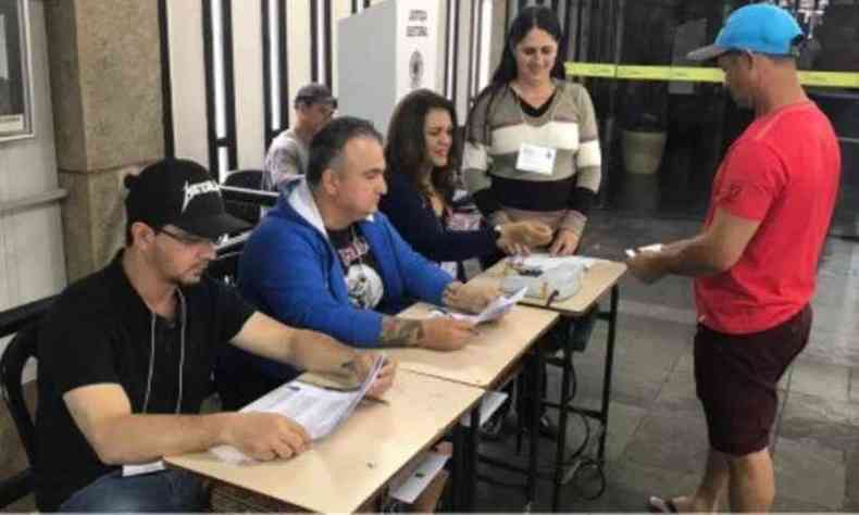 Eleitores de Itabirito votaram neste domingo(foto: TRE/divulgao)