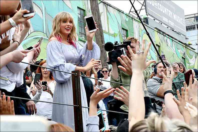 Taylor Swift lanou Me, single de disco que vir ainda neste semestre (foto: Leah Puttkammer/AFP)