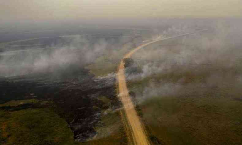 Apenas entre os dias 1 e 13 de setembro, foram identificados 4.611 focos de incndio no Pantanal(foto: MAURO PIMENTEL / AFP)