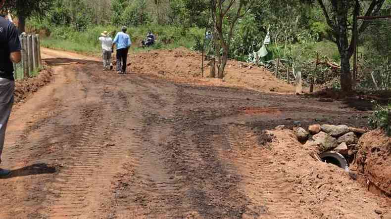 Cascalhamento das estradas rurais em Ibitira de Minas