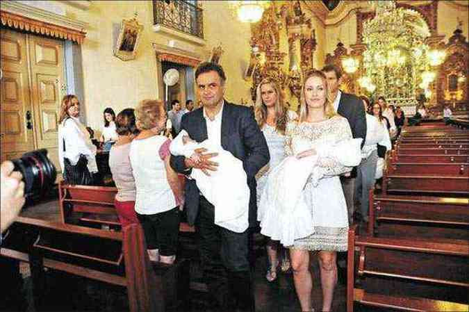 Na Igreja do Pilar, em So Joo, Acio e sua mulher, Letcia Weber, batizaram os filhos Julia e Bernardo(foto: Beto Noves/EM/D.A Press)