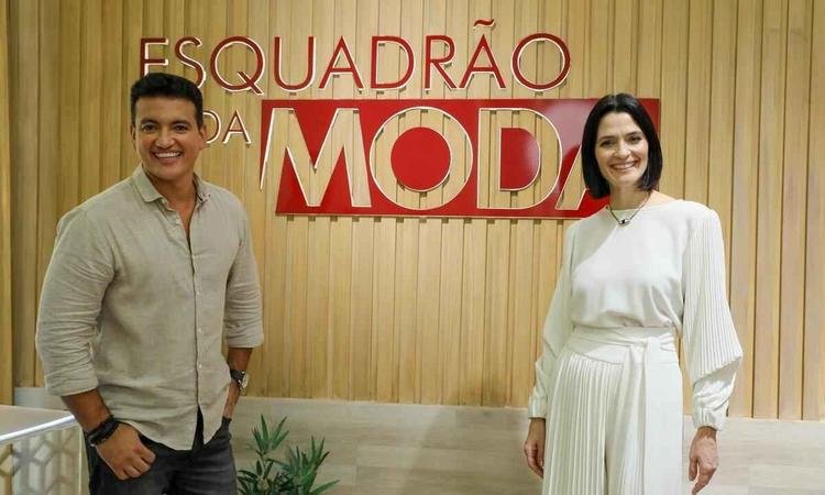 Vanessa Rozan e Rodrigo Cintra sorriem para a c�mera