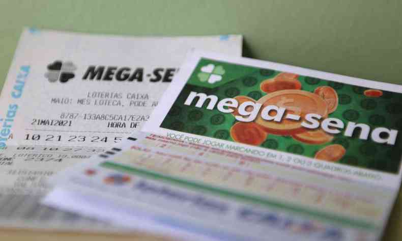 Confira os vencedores da Mega Sena de R$ 65 milhes (foto: Tnia Rgo/Agncia Brasil )