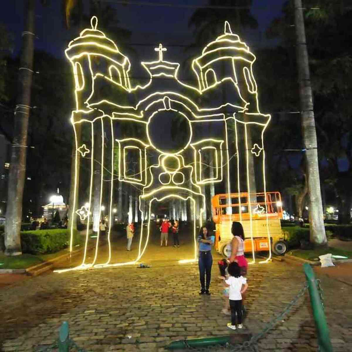 Iluminação natalina da Praça da Liberdade será inaugurada nesta sexta-feira  - Gerais - Estado de Minas