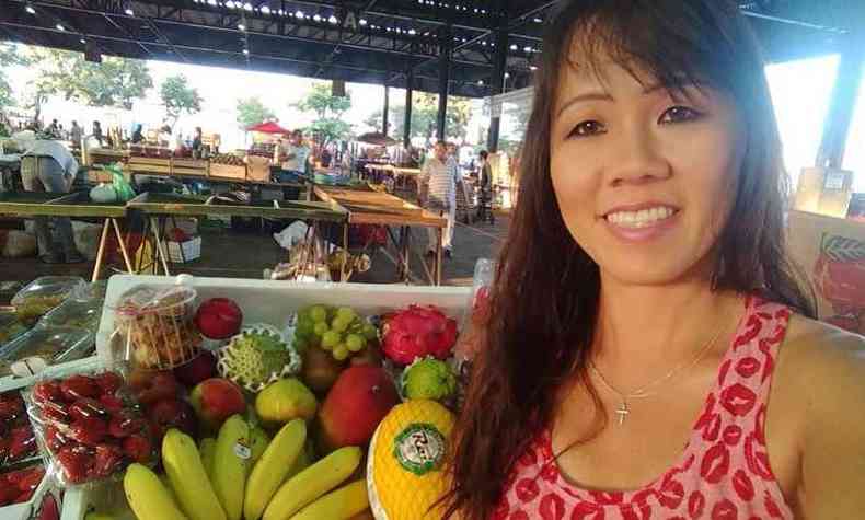 Cristina Kwong trabalhava na feira h mais de 20 anos ao lado de duas irms e teme pelo no retorno s atividades(foto: Facebook/Reproduo)