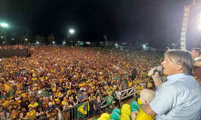 Jair Bolsonaro e apoiadores