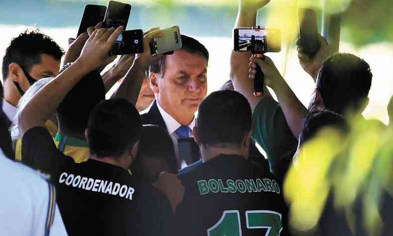 Bolsonaro diz que o Brasil est vivendo 