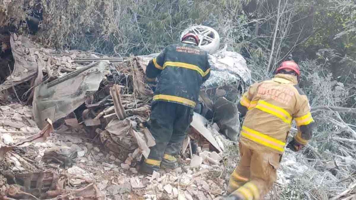 Cinco pessoas morrem em acidente na BR-251, no norte de Minas - Perfil News