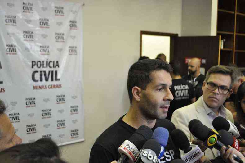 Delegado Thiago Machado afirma que investigaes continuam(foto: Divulgao/Polcia Civil)