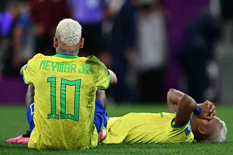 Apontado como o principal jogador brasileiro e maior esperana da Seleo na Copa do Mundo do Catar, Neymar teve desempenho discreto na competio, diferentemente dos seus principais 'rivais' nos gramados, Mbapp e Messi, que disputam a grande final 