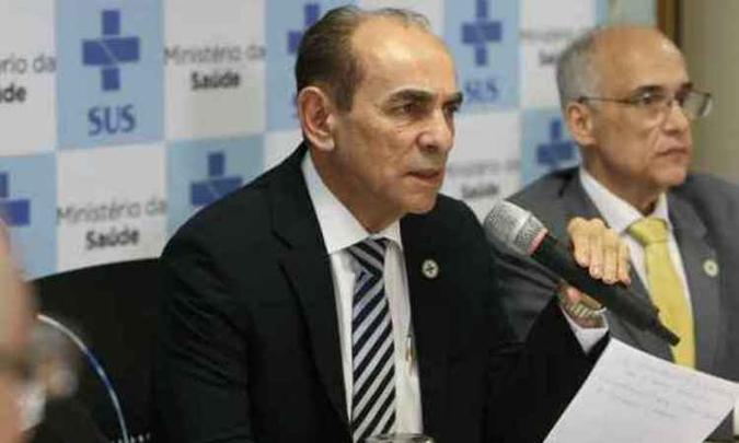 Segundo o ministro da Saúde, Marcelo Castro, o governo irá monitorar e investigar junto a Secretaria de Saúde de Pernambuco, a Organização Mundial de Saúde e a Organização Pan-Americana da Saúde todas as hipóteses da causa do surto(foto: Thamyres Ferreira/Ministério da Saúde ) Segundo o ministro da Saúde, Marcelo Castro, o governo irá monitorar e investigar junto a Secretaria de Saúde de Pernambuco, a Organização Mundial de Saúde e a Organização Pan-Americana da Saúde todas as hipóteses da causa do surto(foto: Thamyres Ferreira/Ministério da Saúde )