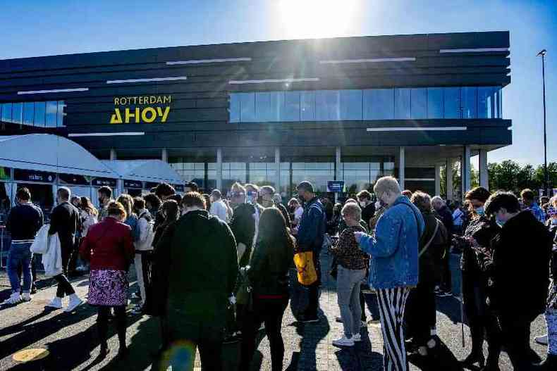 Organizadores do Eurovision tiveram que se reinventar para que o concurso no fosse cancelado novamente(foto: Robin UTRECHT/AFP)