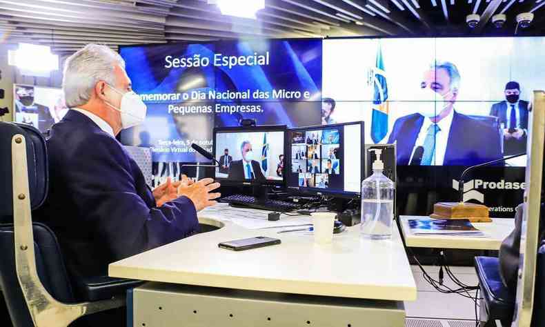 Carlos Melles, presidente do Sebrae, durante coletiva nesta terça-feira