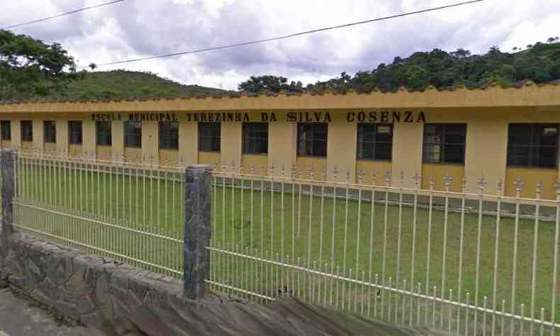 Escolas de Rio Acima esto fechadas desde 17 de maro. Comisso quer criar protocolos de segurana para reabertura(foto: (foto: Google Street View/ Reproduo))