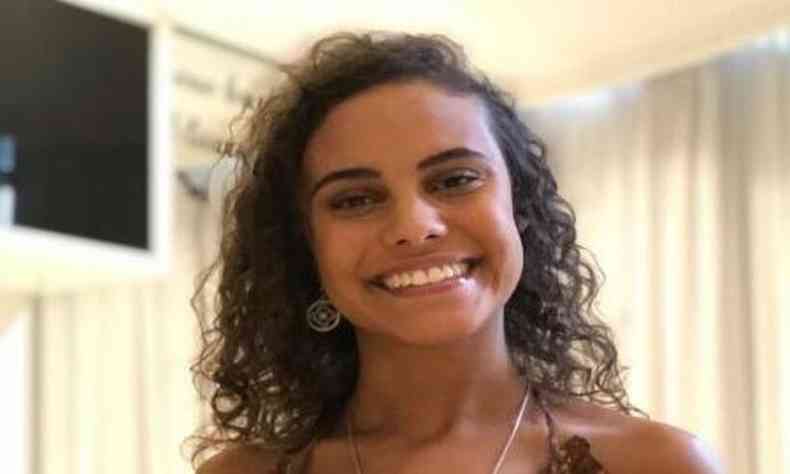Rebeca da Silva Mello, 28, foi readmitida no sistema de cotas por deciso judicial(foto: Reproduo/Redes Sociais)