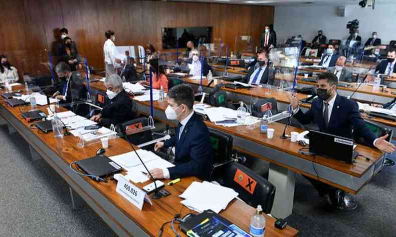 Bate boca entre senadores agitou sesso da CPI(foto: Edilson Rodrigues/Agncia Senado)