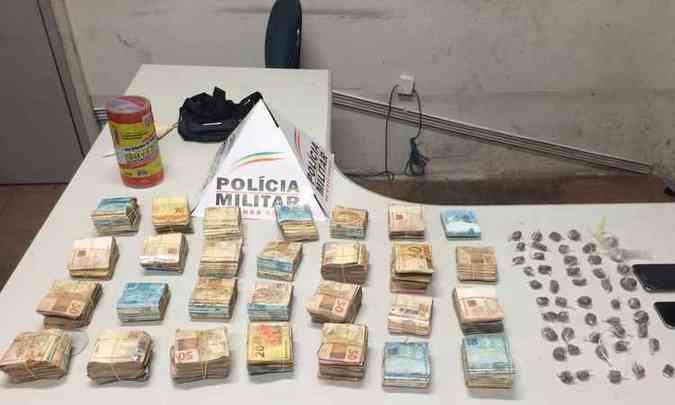 Com suspeitos foram apreendidos drogas e R$ 140 mil em dinheiro(foto: PMMG/Divulgao)