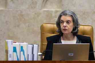 Ministra passou boa parte desse sbado trabalhando em seu gabinete(foto: Jos Cruz/Agncia Brasil)